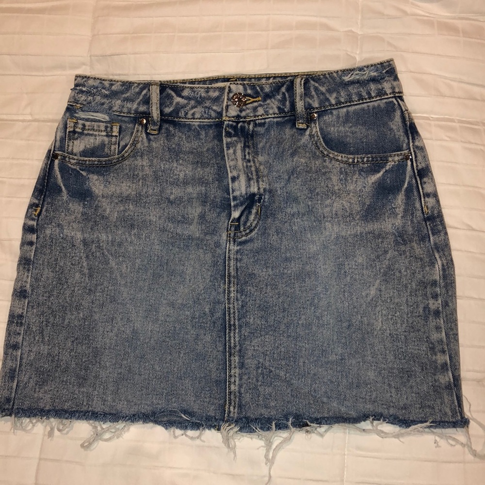 Super cute denim/jean mini skirt!